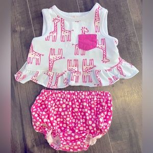 Cat & Jack - Giraffe Two Piece Outfit - SIZE: 6-9 Months